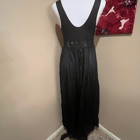 Shadowline Silhouette Lace Bodice Long Nightgown, Like new, Bridal Collection, M - Picture 6 of 8